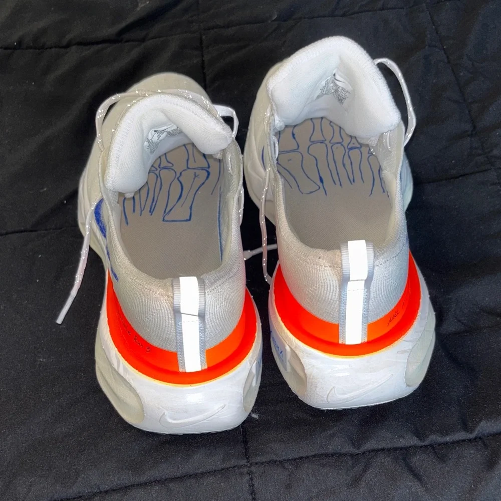 Nike Invinvible Run 3 Cream and Blue Running Shoes - Picture 4 of 9